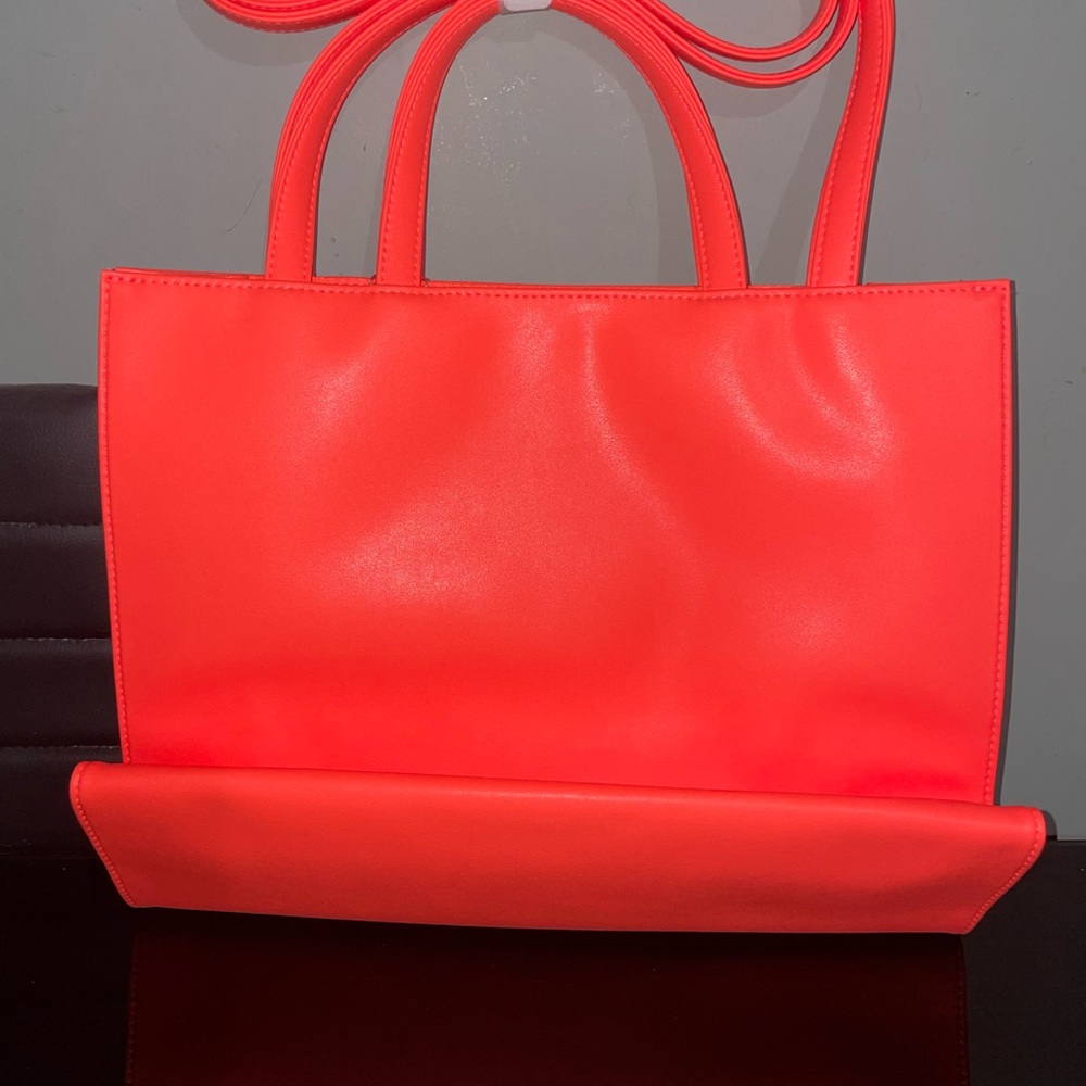 Medium Hazard Telfar Bag - Picture 2 of 7